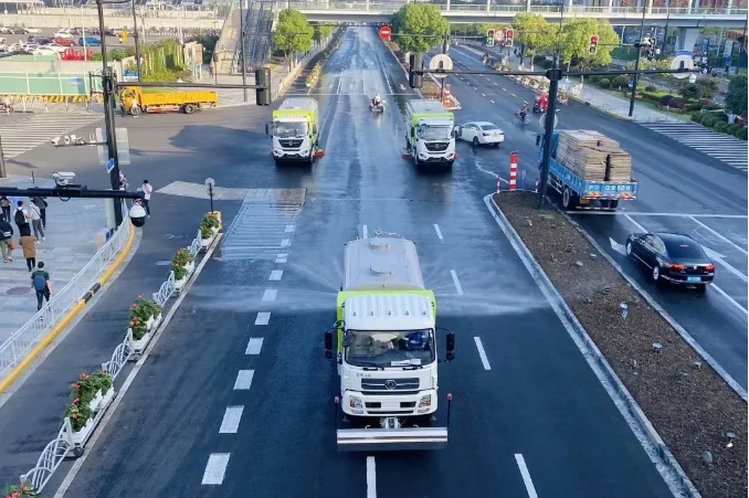 路面见本色丨庄闲游戏环境新能源环卫装备服务上海进博会！