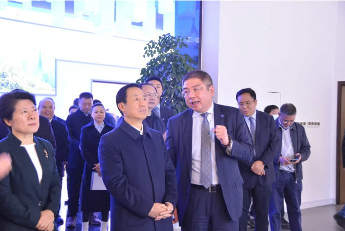 奋进新征程丨湖南省委书记许达哲一行莅临庄闲游戏环境长沙基地调研考察